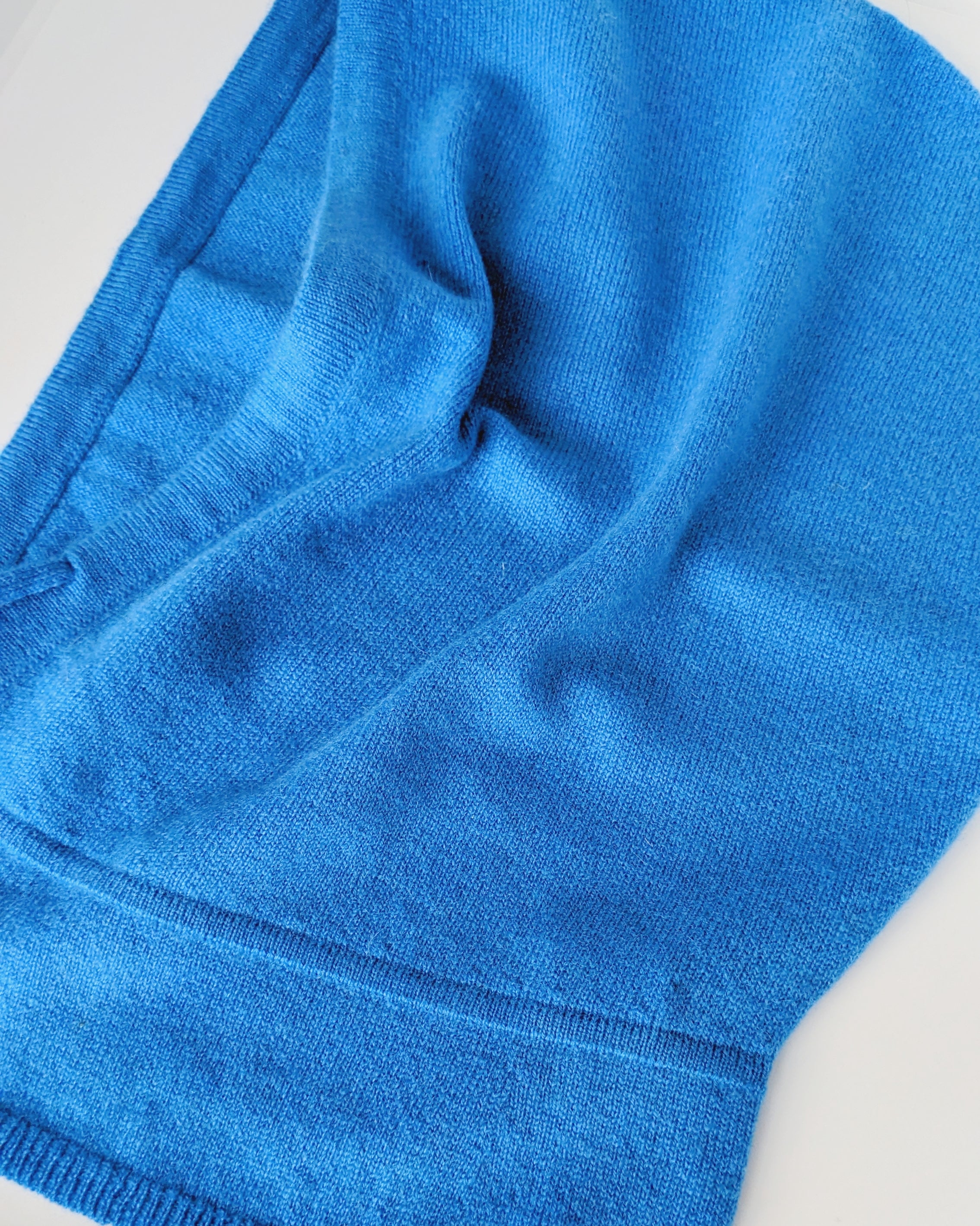 Azure blue cashmere hood