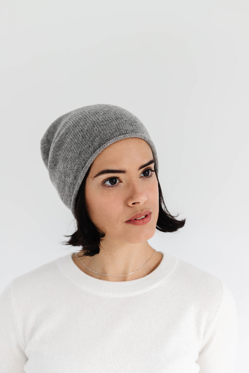 Cashmere Beanie in grey colour for women