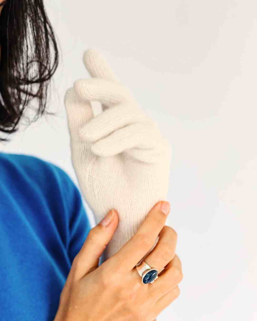 pure cashmere white gloves for women