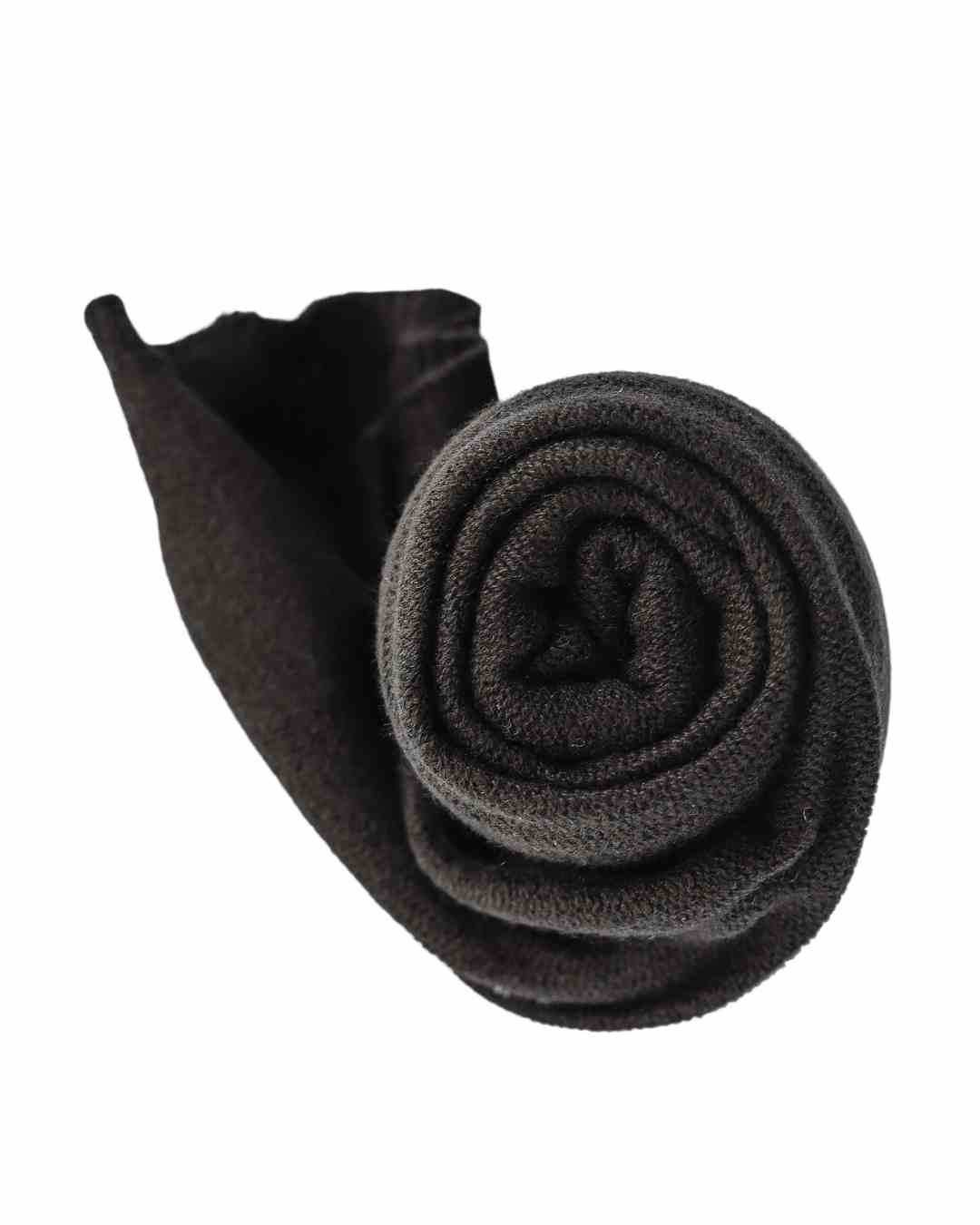 Soft cashmere scarf in gray for travel and winter use